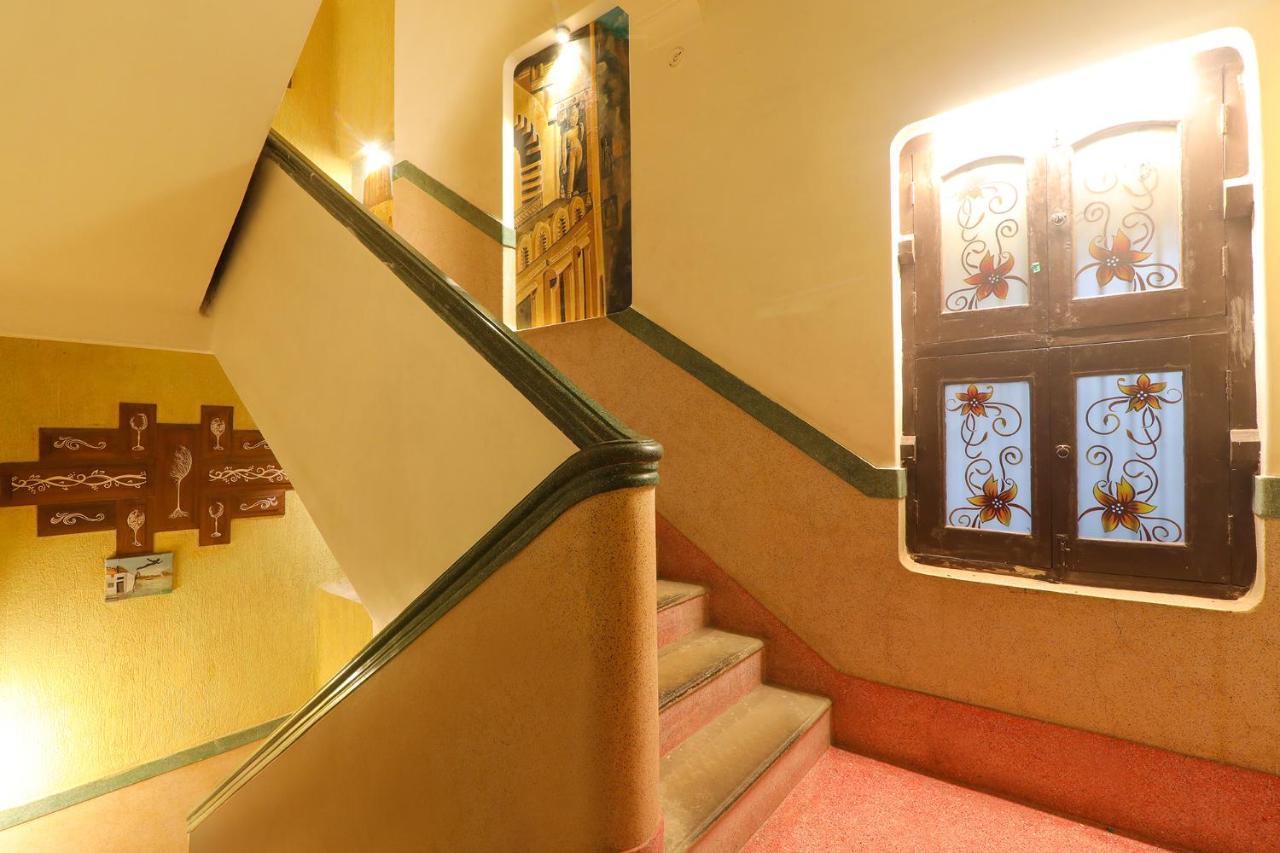 ורנאסי Fabhotel East View מראה חיצוני תמונה