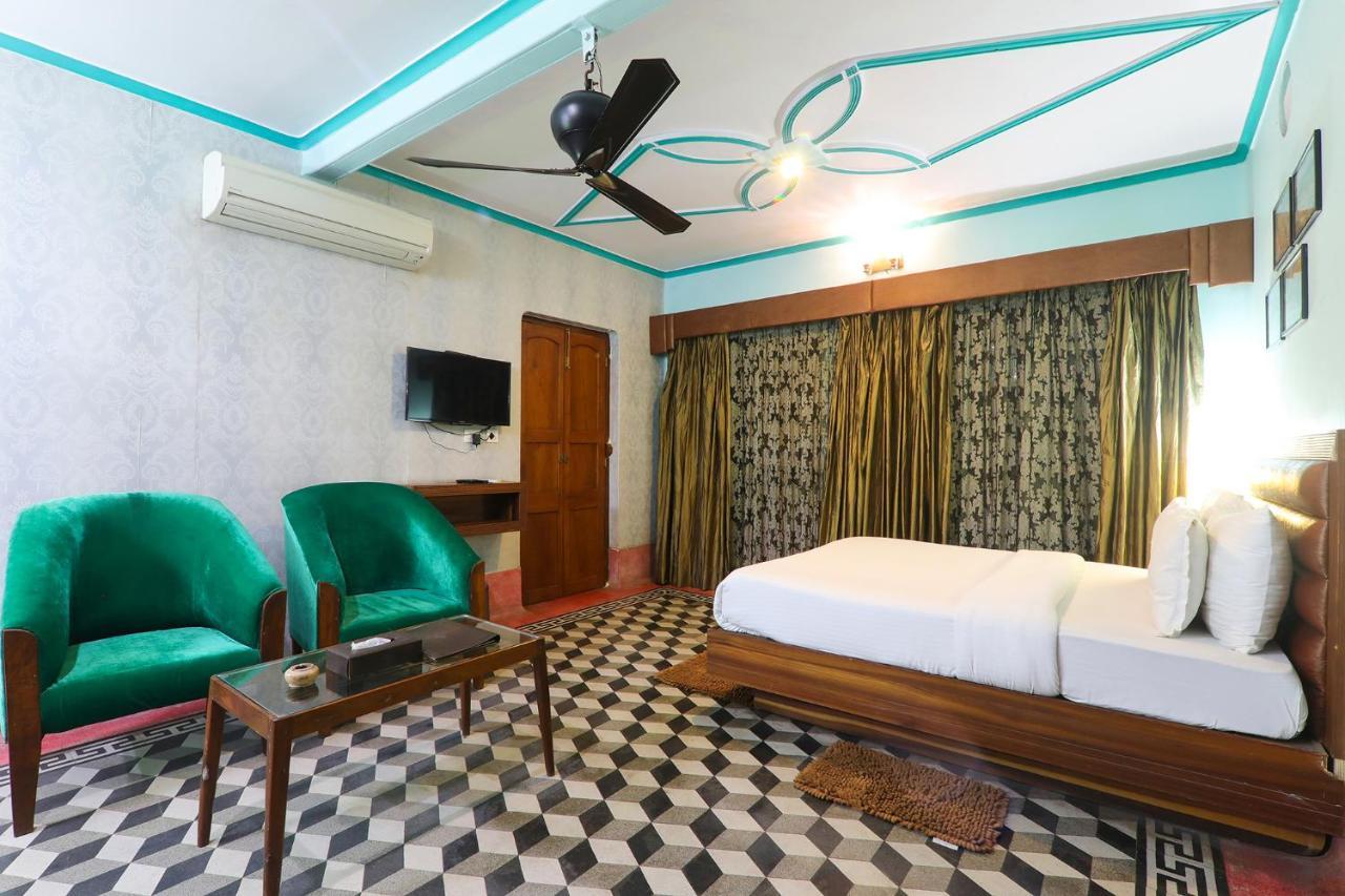 ורנאסי Fabhotel East View מראה חיצוני תמונה