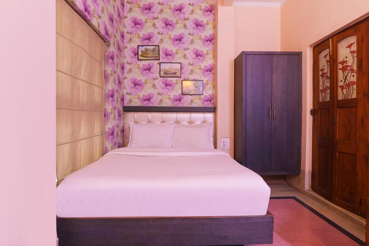 ורנאסי Fabhotel East View מראה חיצוני תמונה