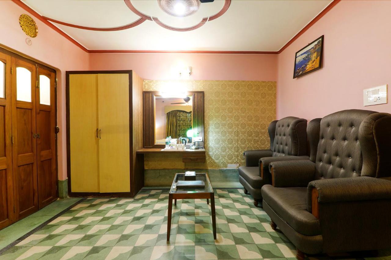 ורנאסי Fabhotel East View מראה חיצוני תמונה