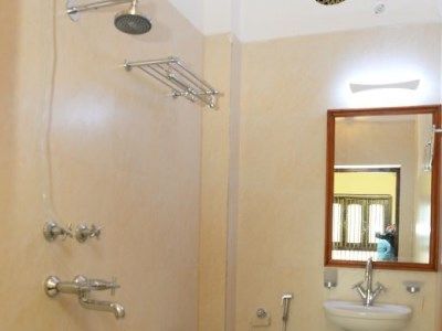 ורנאסי Fabhotel East View מראה חיצוני תמונה